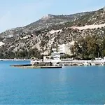 فندق Arion لوتراكي