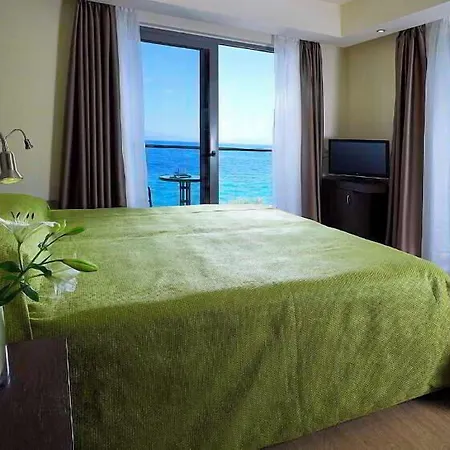 Arion 2* 루트라키